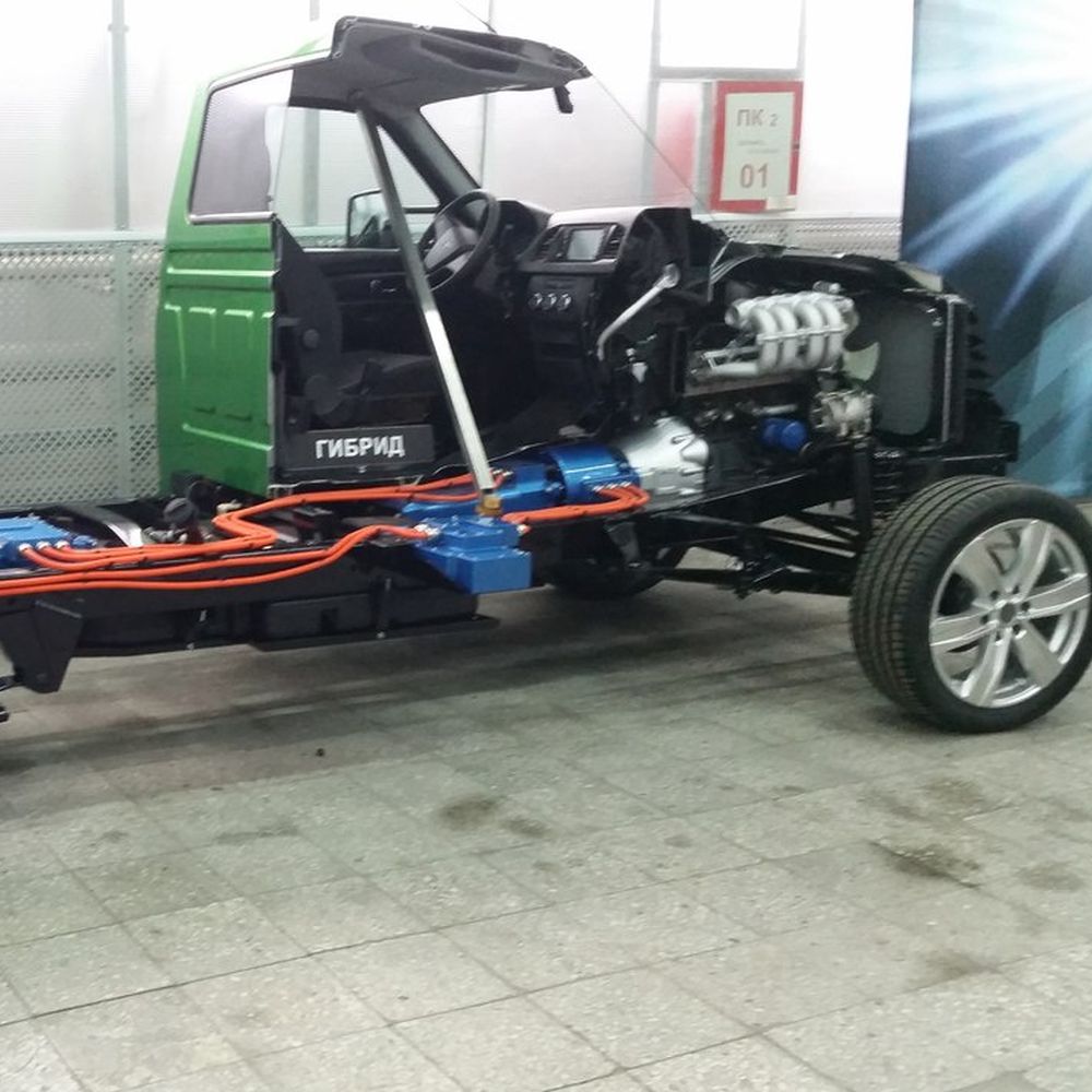 simmamaru's tweet photo. Ульяновский автомобильный завод - ведущий российский производитель автомобилей повышенной проходимости.

Каким был "УАЗик" раньше? 
📌Посмотреть автомобили, выпускаемые на заводе в разные годы мы с Вами сможем в выставочном павильоне УАЗа  В музее представлено около 30 автомобиле https://t.co/fRs87lppWG