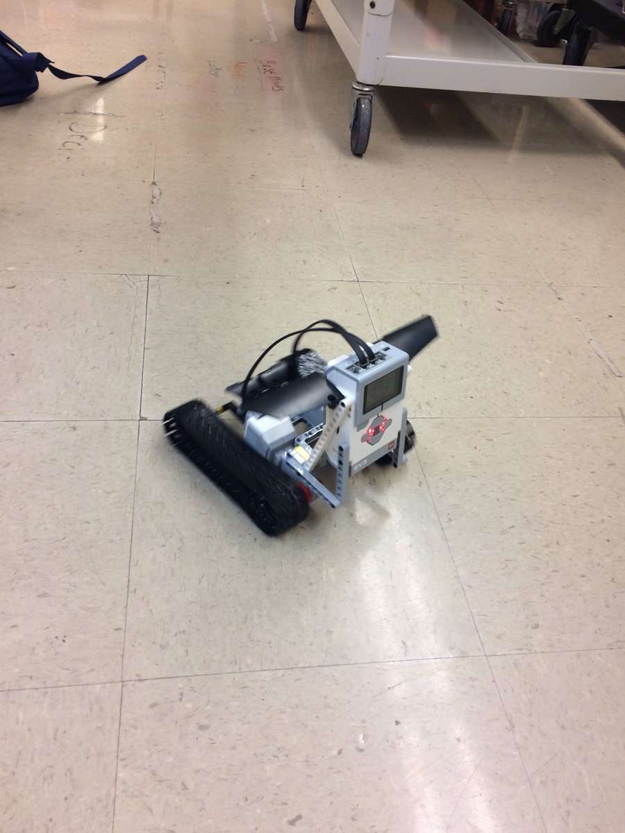 cr6MUscience's tweet image. You know they like it when they download the app to their phone! #SummerScienceFun @CR6Trojans