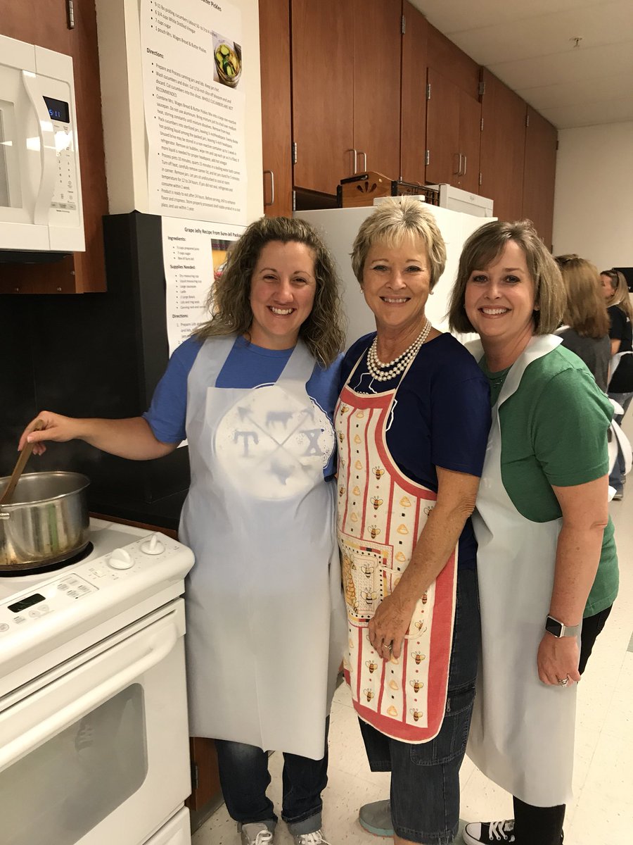 updegro1's tweet photo. Having fun making jelly like my grandma! #mabanklearns https://t.co/fck1ld8G3b