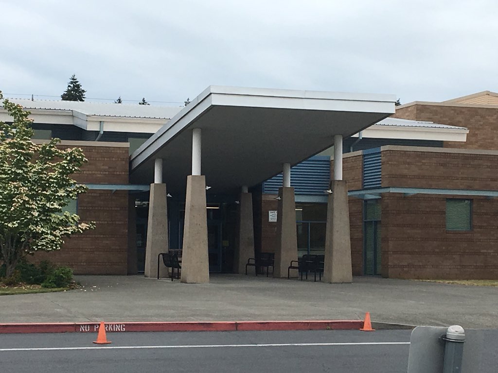 OutFrontUpFront's tweet photo. Meeting with future #ThunderFamily @shahala_eagles to prepare those coming in the fall for all the greatness they will bring the ⚡️ next 4 years. 
#TimeToFlyEagles https://t.co/SZjXzzXzrh