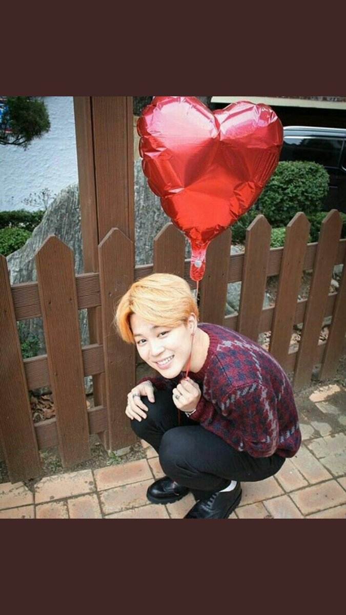 Hayır ama gerçekten böyle bir tatlılığa sırf V nin adını yazmayı unuttuğu için nasıl kötü şeyler söylene bilir. Herşeyi geçtim sizde hiç Allah korkusu da mı yok #JiminIsPerfect #PrinceJimin #JiminYouNiceKeepGoing <a href="/BTS_twt/">방탄소년단</a>