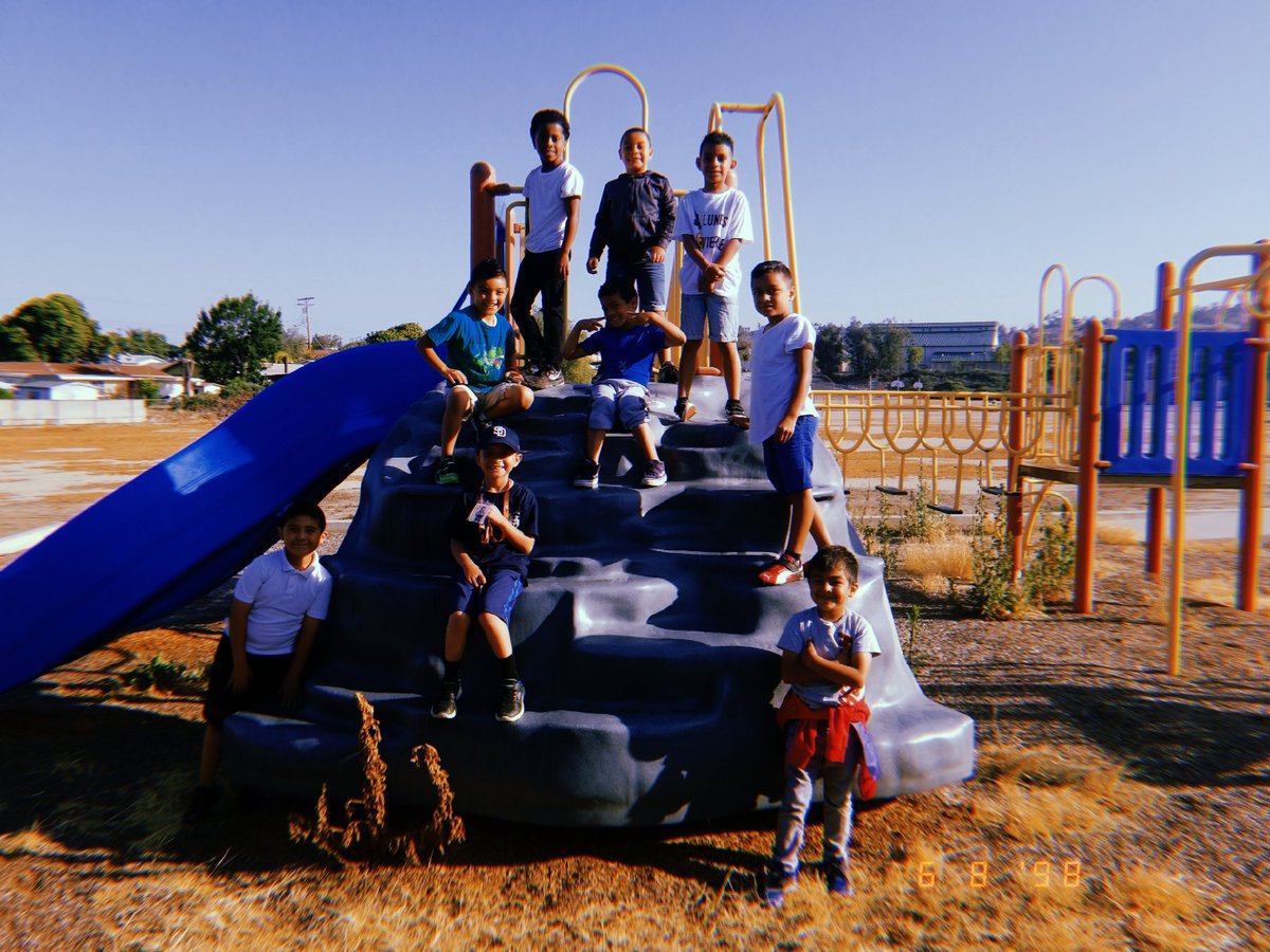 KemptonESS's tweet image. Happy Friday! Smiles all around! #KemptonESS #FridayFeeling