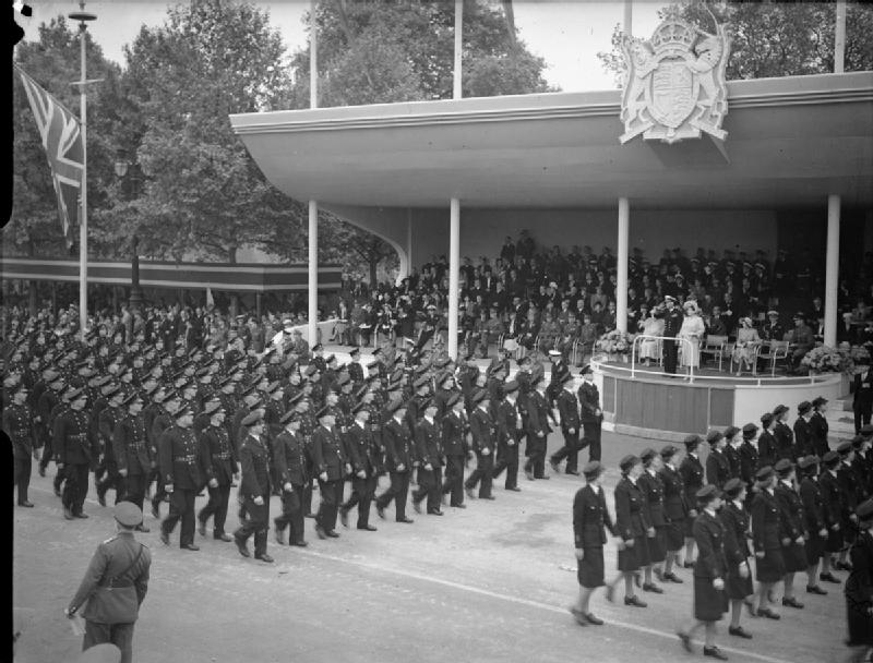 ipngovpl's tweet photo. 🇬🇧️ The #British government issued an invitation to the Provisional Government of National Unity (#TRJN) in Warsaw recognized by the Allies as the only legal Polish government. However, the polish communists were afraid of #Stalin and eventually did not appear on the parade https://t.co/YDBT57vv2F