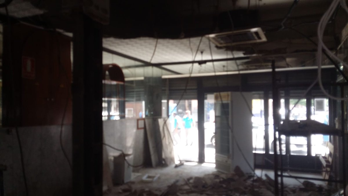 ElPetisu's tweet photo. Reformando nuestra cafetería de La Juncal. Disculpen las molestias. #mejorandoinstalaciones https://t.co/nYLs32fh0m