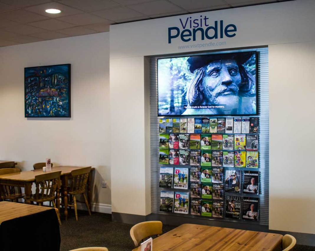 7 Ways Digital Signage Enhances Customer Experience 
x.com/Dynamaxworld/s… #DigitalSignage #Retail