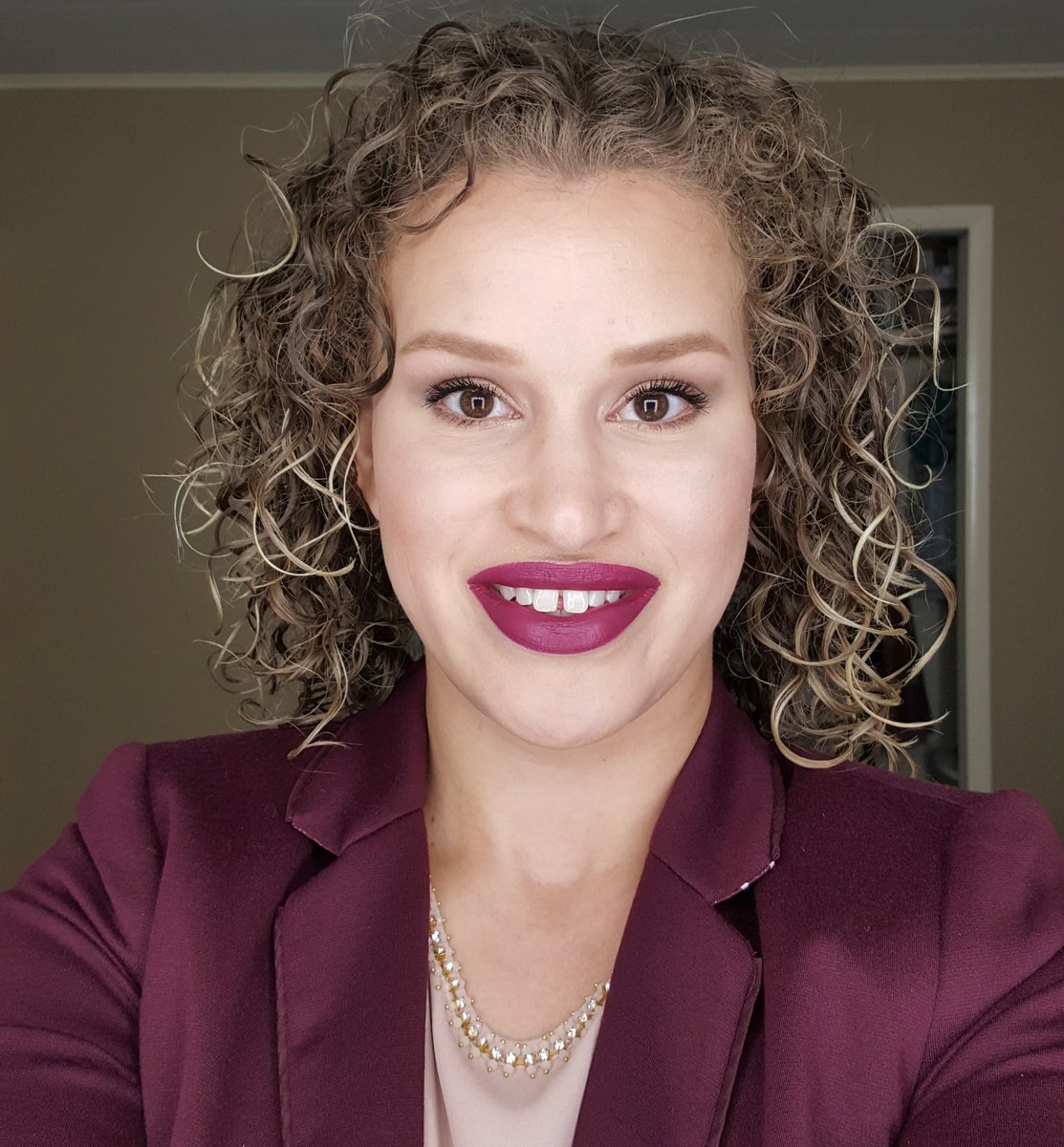 EColonMakeup's tweet photo. Oh Heyyy!! Few Months Back. My Lipstick is @stilacosmetics Stay All Day Liquid Lipstick in Aria 
#EricaColonMakeup #Makeup #MakeupByMe #MakeupArtist #MUA #BookMe #CentralPAStylists #LicensedToCreate #BehindTheChair #LancasterPA https://t.co/Sq86Kl2h47