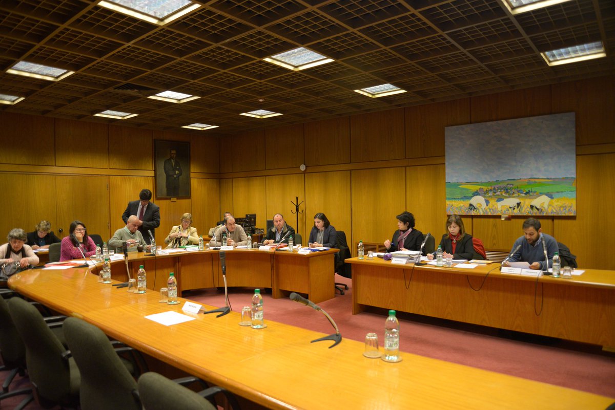 Bajo la presidencia del diputado <a href="/gonzacivila/">Gonzalo Civila</a> se reunió la Comisión especial de población y desarrollo que analiza el tema "Trata de personas" con la Comisión Directiva de la Asociación de Magistrados del Uruguay.
parlamento.gub.uy/camarasycomisi…