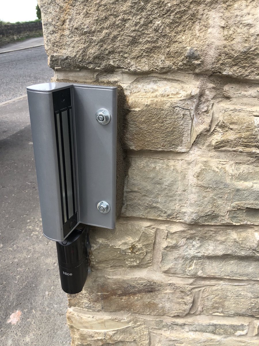 Hiteccontrols's tweet photo. With lockinox maglock https://t.co/YAqqKEYRtH