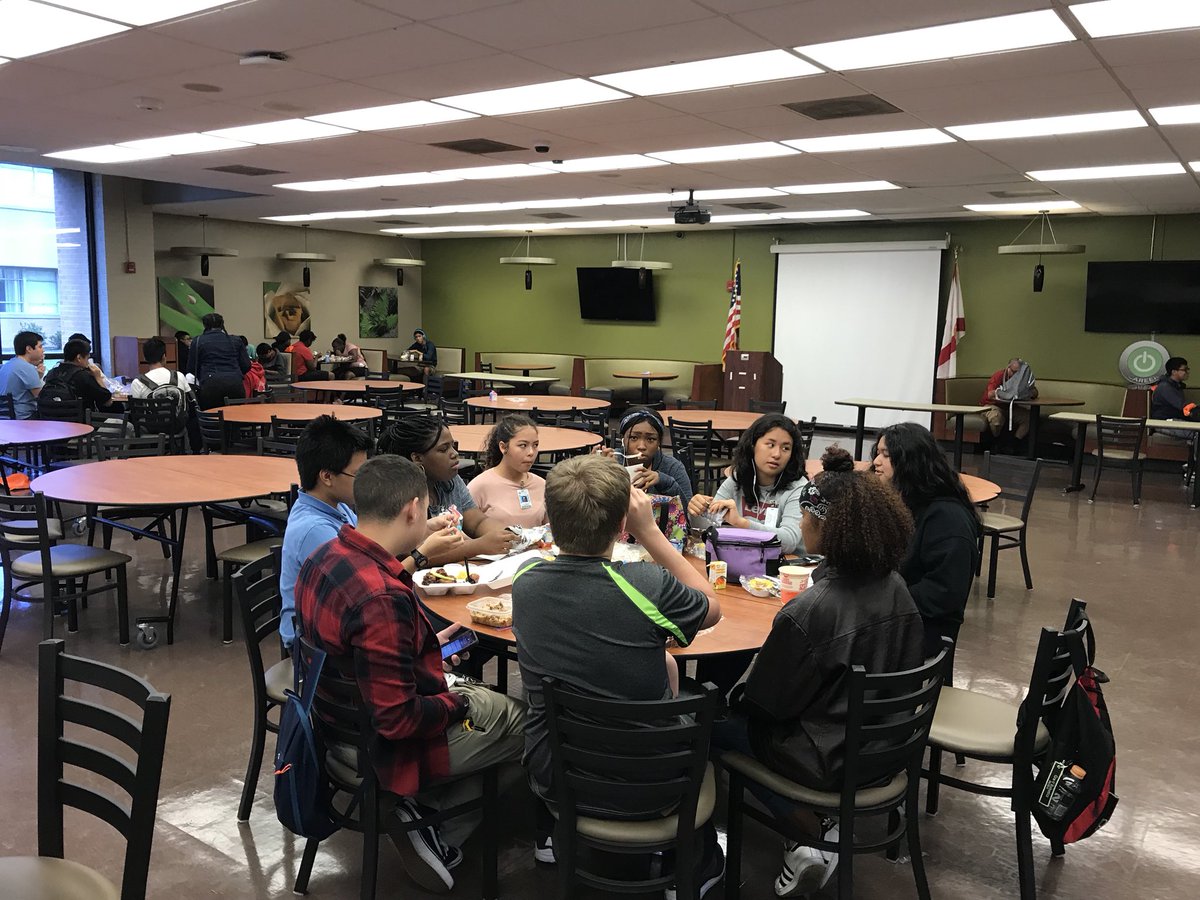 otcsouthcampus's tweet image. Taking a break from robotics - time for some lunch...and chess! #SummerRobotics@OTCMFC #OurStudentsPlayChessAsABreak!
#ForStudentsNotProfit