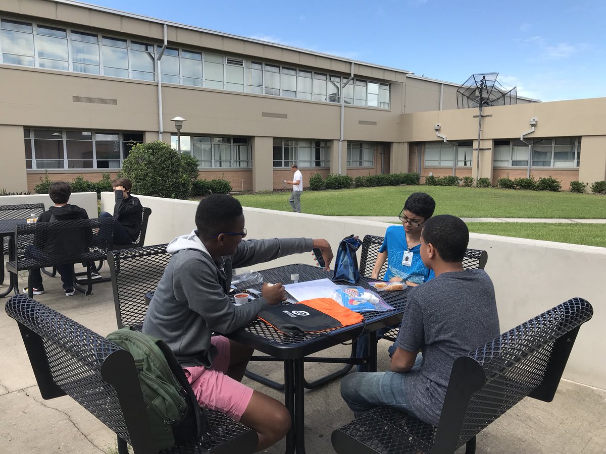 otcsouthcampus's tweet image. Taking a break from robotics - time for some lunch...and chess! #SummerRobotics@OTCMFC #OurStudentsPlayChessAsABreak!
#ForStudentsNotProfit