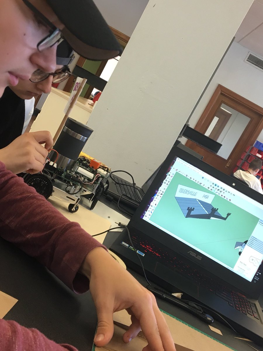 rnguyenmath's tweet photo. Did someone say free time?? #timetogetourhandsdirty #buildtime #teamtime #mindpower #msaeast #IPSBproud #BOEbots #fam #squad #squadup #msaeastfam #ibervillefam @MSAEastKnights https://t.co/wO1TpeHZDO