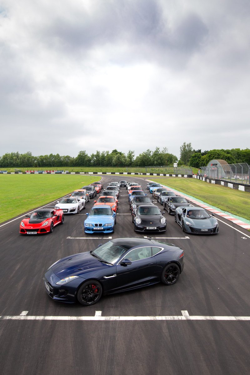 aSUPERCARDRIVER's tweet photo. Thanks to @dymagwheels for hosting a track day at Castle Combe exclusively for SCD members on Tuesday. Thanks to event partners @ViezuTech , @rybrookcars , @HROwenOfficial and @DiscoverMono https://t.co/zMLYHqLiFR