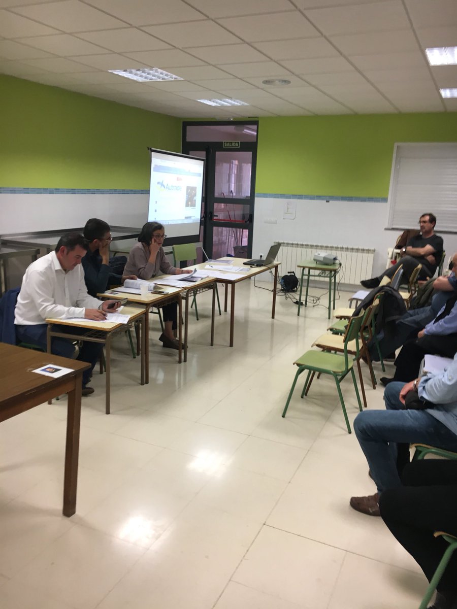 Presentación de la memoria y cuentas anuales, así como informe auditoría del año 2017;plan de actividades y presupuesto del año 2018. Sigue la Asamblea