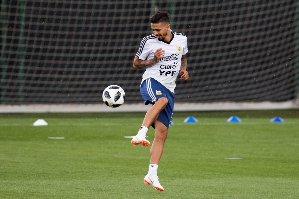 funesmoriofi25's tweet photo. Fuerza @manulanzini en este momento!!!! 💪🏽 el futbol da revancha!!! https://t.co/F0dGsSv5fl