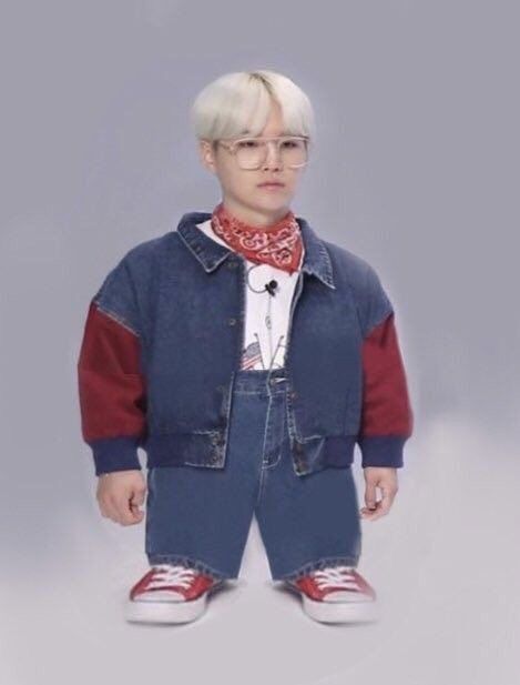 Angelo_Varilla's tweet photo. Jimin’s height: 73cm 😂😂😂

#2018BTSFESTA #BTSMemories @BTS_twt https://t.co/IQ7hGTxMbK