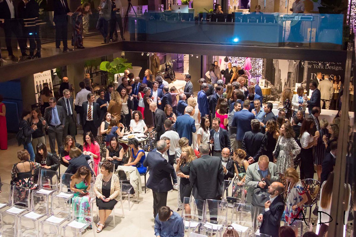 Riviviamo insieme i momenti più belli della serata che vi ha visto protagonisti! Online la Gallery del Positive Business Award 2018
positivebusinessaward.it/gallery-2018/
#PositiveBusinessAward #PBAward2018 #PositiveCompany #BePositiveBeSolid #Happiness #ScuoladiPaloAlto #PositiveBusinessSchool