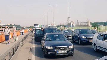 Погледај слику на Твитеру