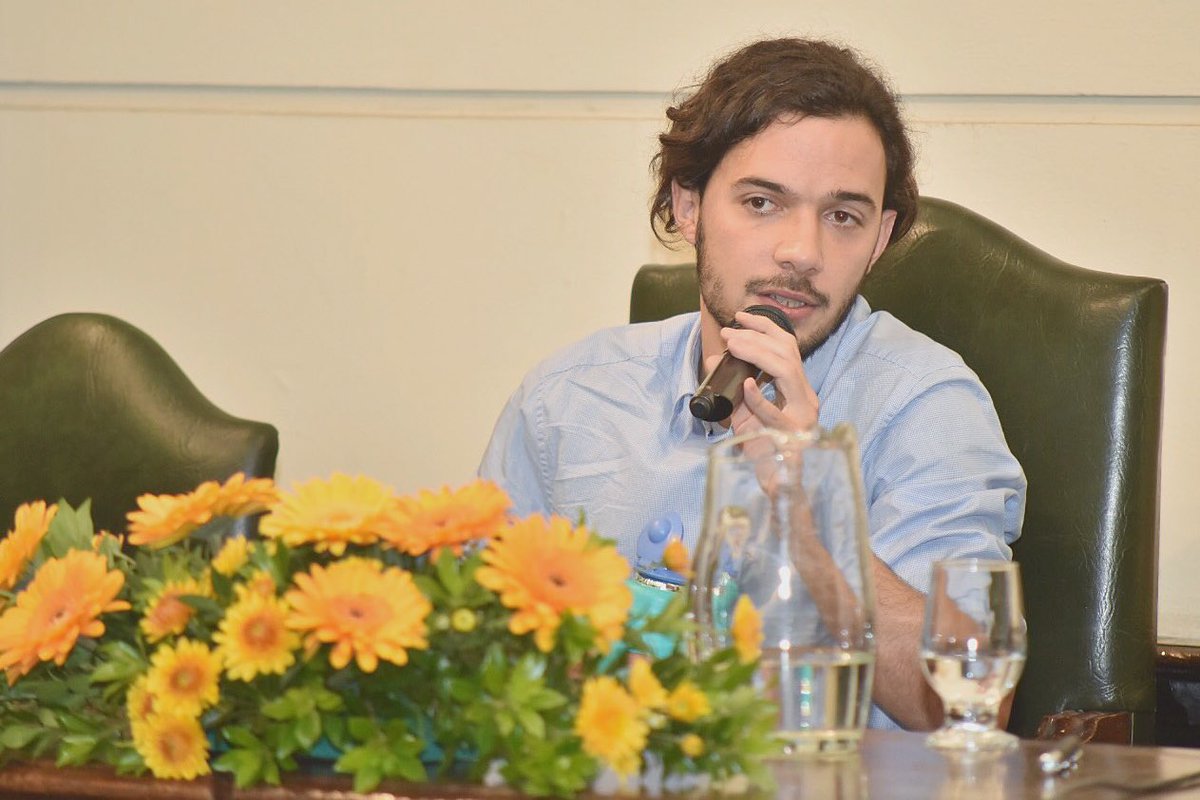 FCMUNR's tweet photo. Martín Collazo-Observatorio Cannabis (Uruguay): “Hay 90 Clubes de Cannabis en 🇺🇾, cada uno tiene más de 100 empleados, es una gran fuente de trabajo. El 90% de nuestra población está a favor del Cannabis Medicinal”. #CASSFCM #FCMUNR #CANNABISMEDICINAL https://t.co/KMY65rizQ8