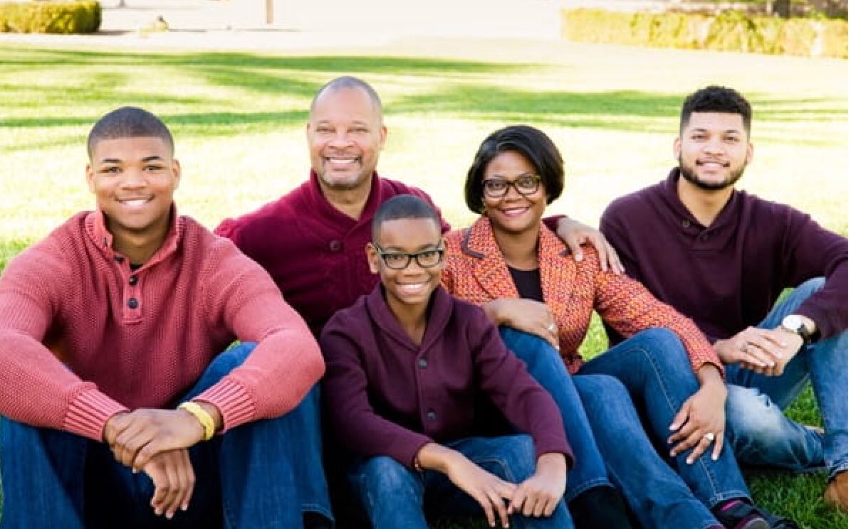 AEspSBCOLu909IE's tweet image. Vote for .@AaronDFordNV for attorney general , a true leader in Nevada, is tough on criminals, strict background checks for child care workers, wants to make any who attacks law enforcement a hate crime. He has my vote. #HammerTheVote @AdamHerbets @lvchamber