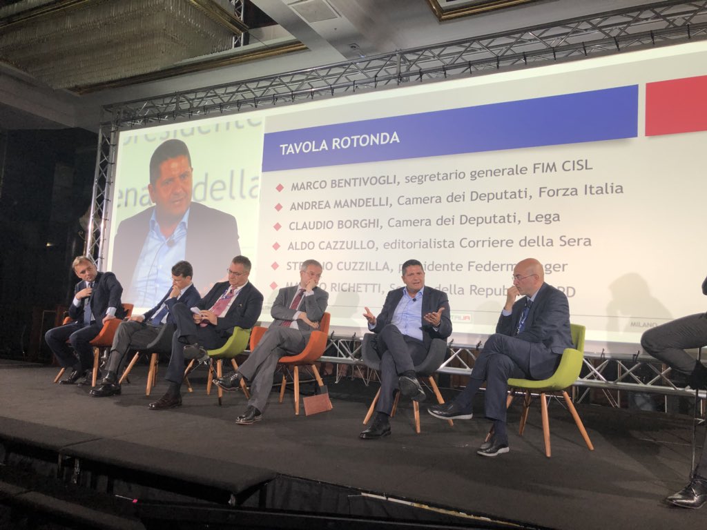 manageritalia's tweet photo. @BentivogliMarco non illudiamo gli italiani che il futuro stia nel dare #redditodicittadinanza e non nel dare il lavoro #meetingprioritalia #italiaconsistente non possiamo chiudere #Ilva ci serve x lo #sviluppo @prioritalia https://t.co/TQtDjHTGYQ