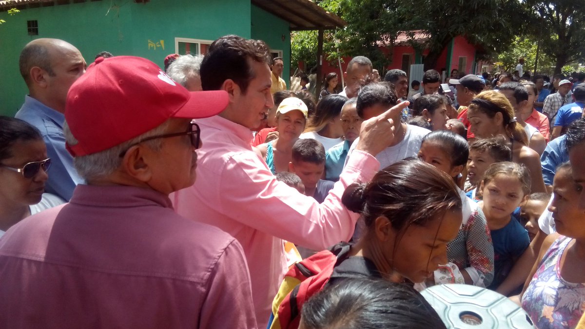 Gob_Guarico's tweet photo. Gobernador José Vasquez, lleno de pueblo en la comunidad del sector Ricardo Montilla, Vicario, Calabozo, municipio Miranda https://t.co/54ktFaBZVg