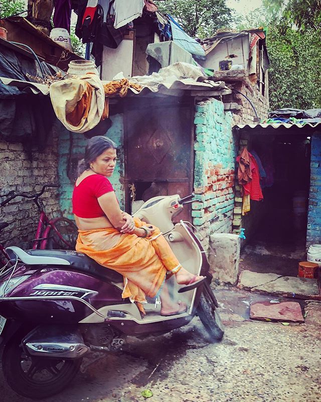 manmeet09's tweet photo. Having nothing makes you humble #slums #newdelhi #india #slumsofindia #reflection #lady #motorbike #house #brick #home #fomo #fomoist #travel #travelphotography #londoner #travellife #instapic #real #life #streetsofindia #simplicity #humble #indian #love… https://t.co/PWVm0fVDSW https://t.co/P9h5r7cNiX
