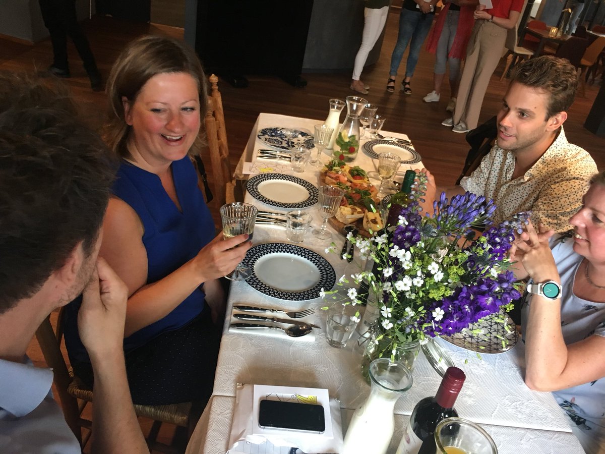 BuroBarcode's tweet photo. Van #oranjekoek @DeLawei tot #esscher @FriesMuseum! #Studiereis @PMLocaties en #TLN in @Gemeente_Lwd en #Drachten #LF2018. En dan nu... #borreltijd in @SsbDeHarmonie 🍷 https://t.co/PfcX2nh70c