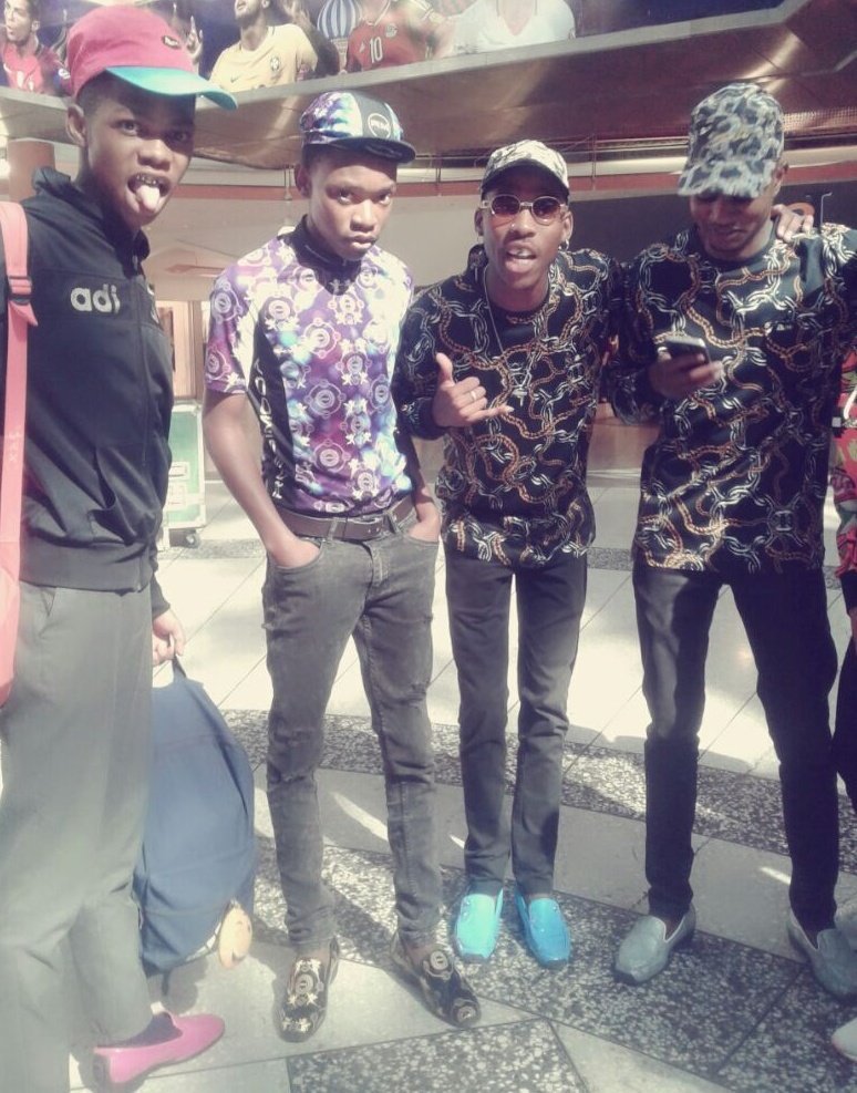 SandileNombela's tweet photo. Izikhothane #material #johnbravo#hlahla#stapura#svx#namanje#dmd#rossimoda#gt# namanje https://t.co/64Eh8C6TD4