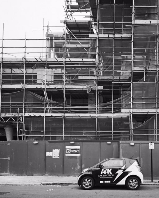 AAK_Electrical's tweet photo. Very chic this morning #aak #aakelectrical #expertelectricain #project #blackandwhite #lightyourlife https://t.co/KCvvJU7JBZ