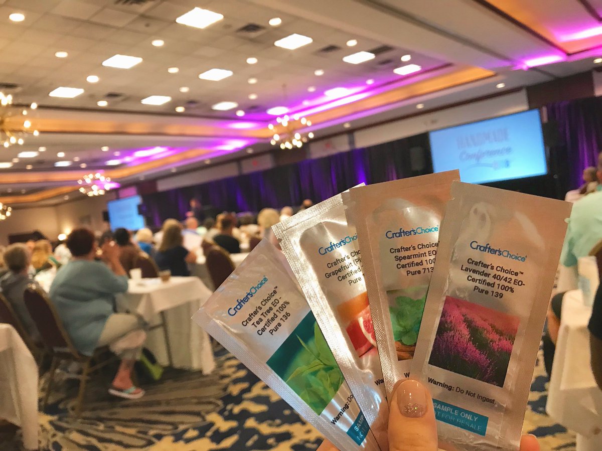 WSPNews's tweet photo. #HandmadeCon is underway! Essential Oil Blending talk is underway! https://t.co/P9kvx75k8E