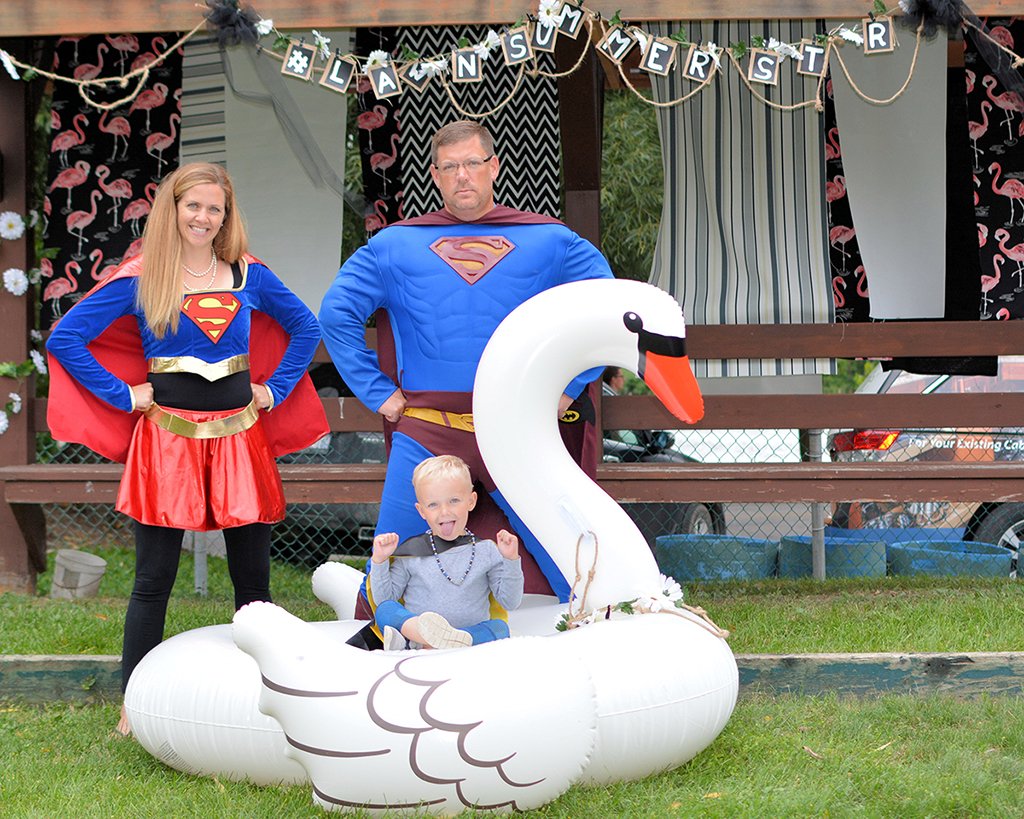 LawnSummerSTR's tweet photo. Meet the Van Allens – superheroes in the fight against cystic fibrosis. This dynamic trio battles CF every single day. You too can be a hero – register your team today for #LawnSummerSTR 2018 at https://t.co/vxqDhfVm2i.
#FundraisingFriday #CureFound #CFWarriors #WorldWithoutCF https://t.co/sknwhrFFa8