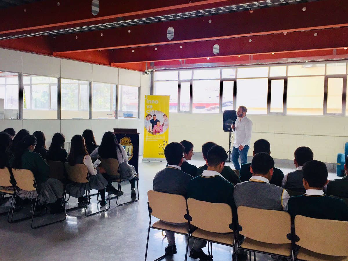maferito76's tweet photo. Ivan Bermeo de @Forestea_ dialoga con estudiantes de la cuidad de Loja sobre tema de emprendimiento en el VII #InvestigaUTPL y el II #InnovaUTPL https://t.co/pUoE8cbOGz