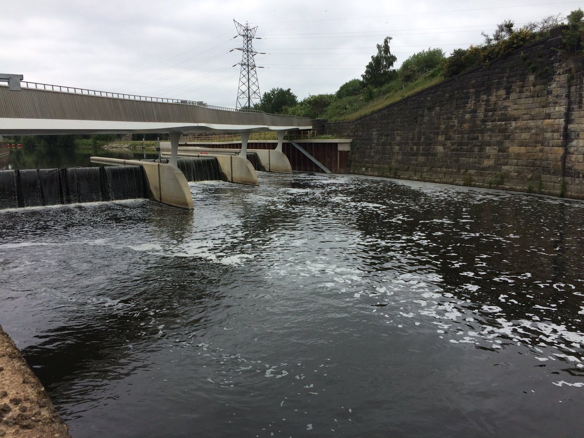 Rosie and Tamsin in Leeds for the 2018 Peter Wolf Symposium with <a href="/CanalRiverTrust/">Canal & River Trust</a> #PeterWolf2018 <a href="/BristolGeog/">geogbristol</a> <a href="/britishhydrosoc/">British Hydrological Society</a>