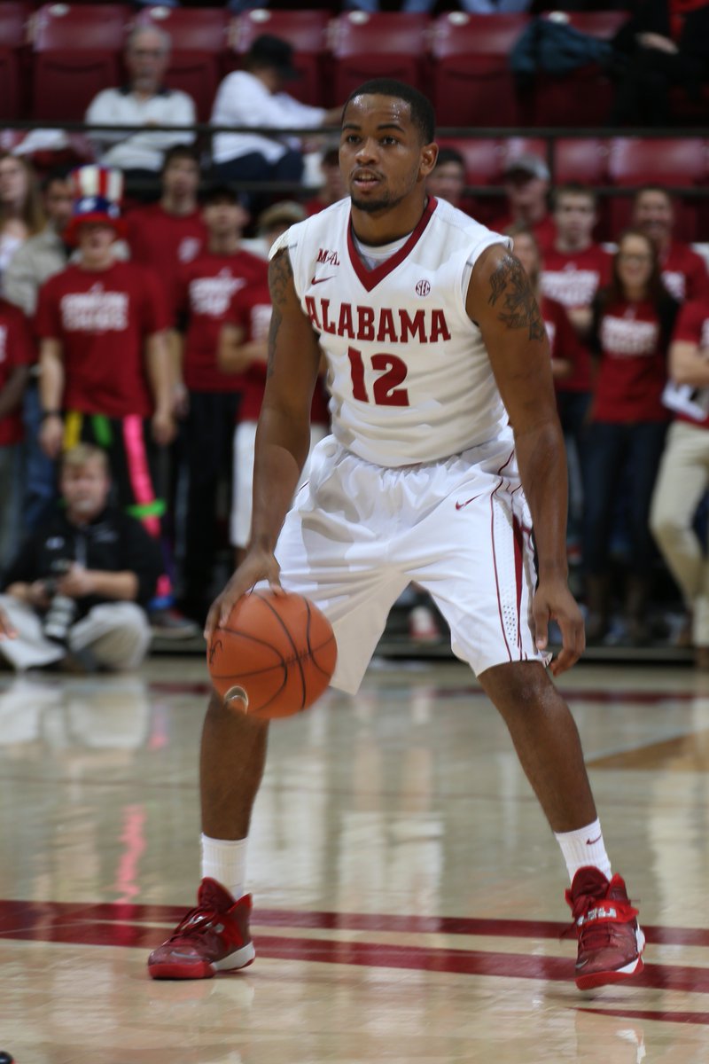AlabamaMBB's tweet photo. It's that time! A new #FanFanaticFriday poll coming soon...

🤔

#RollTide
#BuckleUp https://t.co/uptCrWcdED