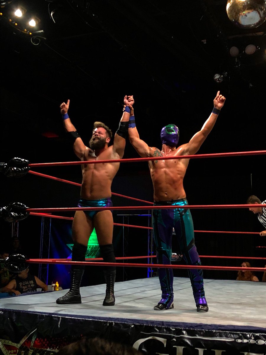 TheeOrionX's tweet photo. Rocking that new gear 😱🇨🇰🇮🇹 #blancoloco #sultan #wwe #nxt #internationalsuperstars #highflying #speed #agility #mask #betonme #superhero #lucha #wwnlive #fullimpactpro #wxwwrestling #revoltpro #viralpro #indywrestling #supportindywrestling #crazy #sit #sitsitsit #flips #dive https://t.co/Y7ojeCls83