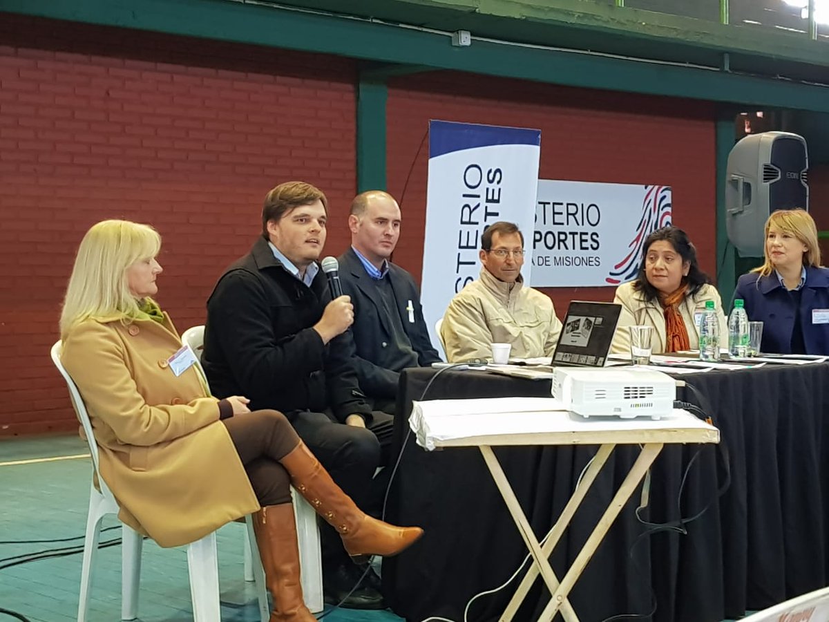 AldoSteinhorst's tweet photo. #programadecapacitaciones Seminario "Mujer y dirigencia deportiva" organizado desde la subsecretaría de planeamiento y enlace educativo-deportivo. Importante espacio de capacitación sobre gestión y liderazgo. https://t.co/gJavK0RR4p