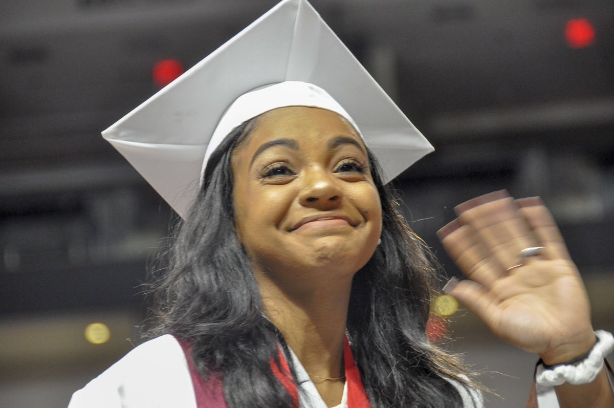 oneccps's tweet photo. Congratulations to Monacan High’s Class of 2018! 

#oneCCPS #Classof2018 https://t.co/f9LwHZP4WI