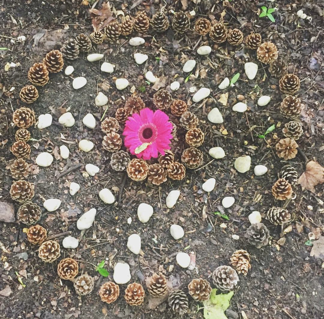 CelticFaerySeer's tweet photo. π°π°π°πΈπΈπΈ @celticfaeryseer
.
π· Instagram @abena_linz
.
#flowermandala #naturemandala #celticfaeryseer #flowergrid #naturegrid #flowerspiral #naturespiral https://t.co/KGcMtqaPLN
