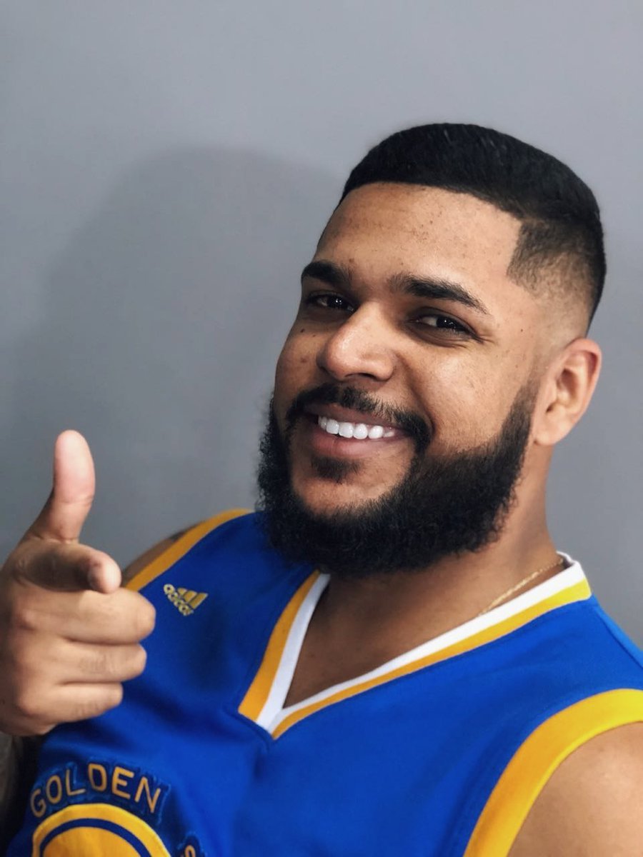 VictorStallone1's tweet photo. Sorriso de Campeão #NBAFinals #DubNation #NBA #NBAnaESPN https://t.co/7LsCg3IIeh
