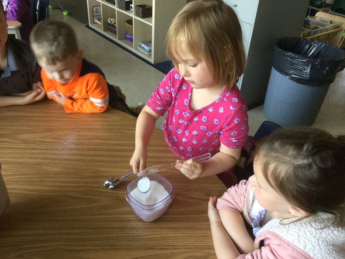 WPSKindersRoom4's tweet photo. Helping make our bread https://t.co/fLC03Wf0hO