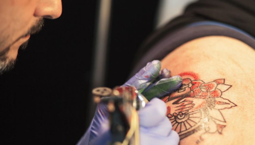 PortalAreaH's tweet photo. Tire todas as suas dúvidas sobre tatuagem! #tatoo #art 

https://t.co/hyRUWVOsrs https://t.co/EpfA4XL2x2