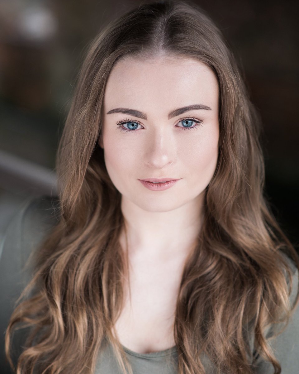 Emma_JFarrell's tweet photo. Delighted to say that I have Graduated from @MidlandsMT and even more delighted to say that I have signed for representation with @JewellWrightLtd #london #agency #mamt #jwl https://t.co/MjIF48bjIv