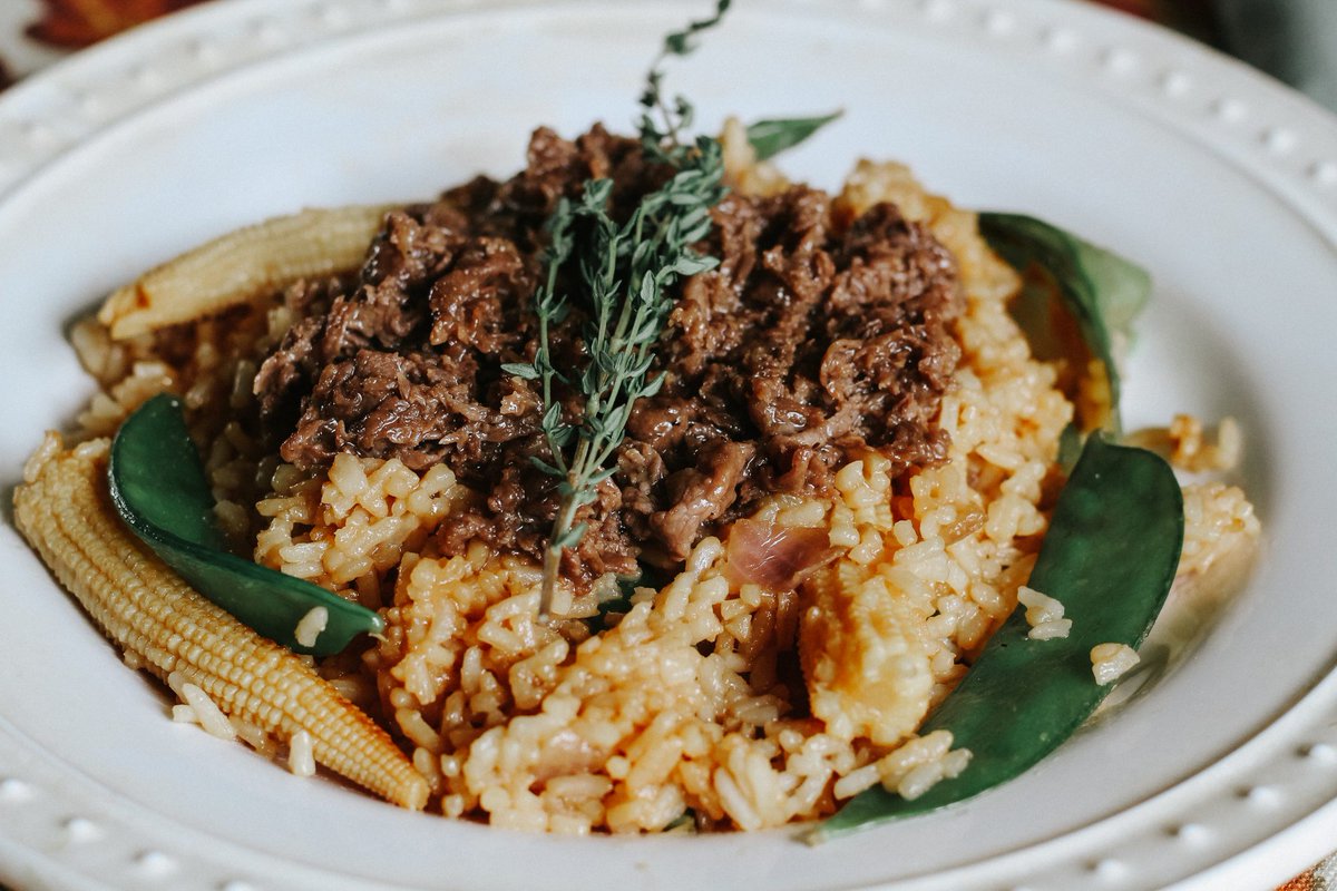 KendallRayburn's tweet photo. This ASIAN BEEF &amp; RICE is packed with flavor and perfect to serve any time of the year! 🍜 Grab the recipe here: #ad @KensDressing #kensdressing https://t.co/YoagB9u9WM https://t.co/fn8sQmRAdB