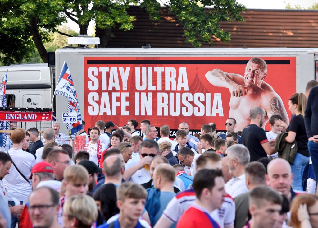 ODDSbible's tweet photo. Turns out that @dribblefantasy were behind the #PickADefender stunt and we spoke to them about how they're going to keep England fans safe from President Putin's ultras 👀
🗞 https://t.co/N4I4oKWWui https://t.co/SSolEdE2Lb