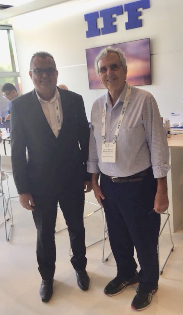 fabianonramos's tweet photo. Privilégio �� pouco perto da emoção que senti de ser apresentado a um dos maiores perfumistas do mundo, Mr. Carlos Benaim! Obrigado @IFF onde iniciei a minha carreira há 20 anos atrás 😊! #mito #perfumer #fragrance #wpcnice #proud #great https://t.co/6b5AMr97tt