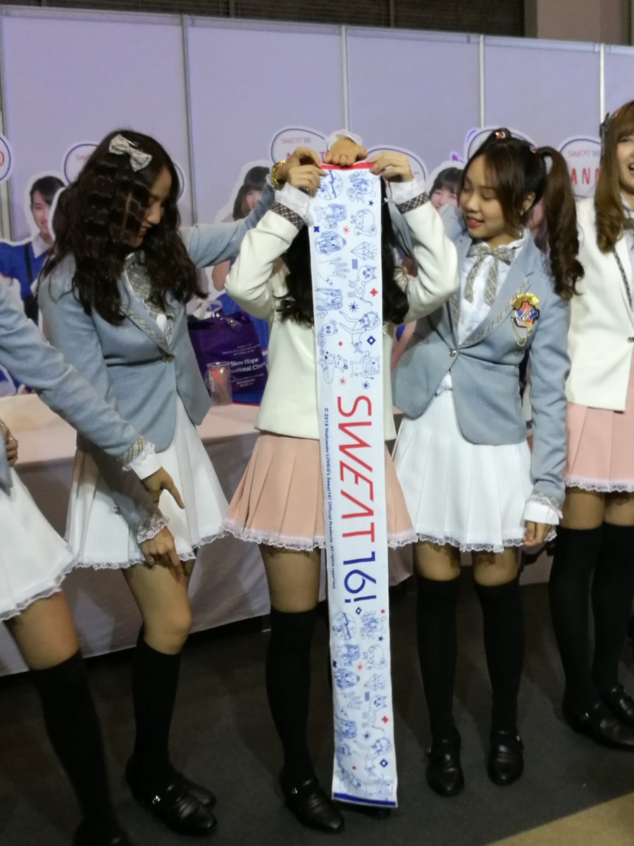 SYL_103's tweet image. ผ้าเชียร์ยาวเท่าตัวน้องม่านจริงด้วยอ่ะ เป๊ะมาก อิอิ😆 🐷💕
#Sweat16 #GoSweat #MahnmookSweat16