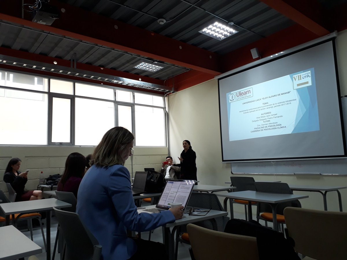 GianeCarrionS's tweet photo. #ULEAM presente en la mesa temática de Comunicación, Educación y TIC del VII #InvestigaUTPL y II #InnovaUTPL. Gracias por su participación #Manabí https://t.co/7wIpVkdTOg