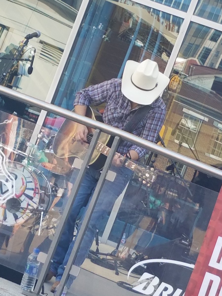 twinsgirlkenz's tweet photo. #AlreadyHigh #CMAFest @davidadambyrnes @SilveradoLabel https://t.co/rC81rx4tBq