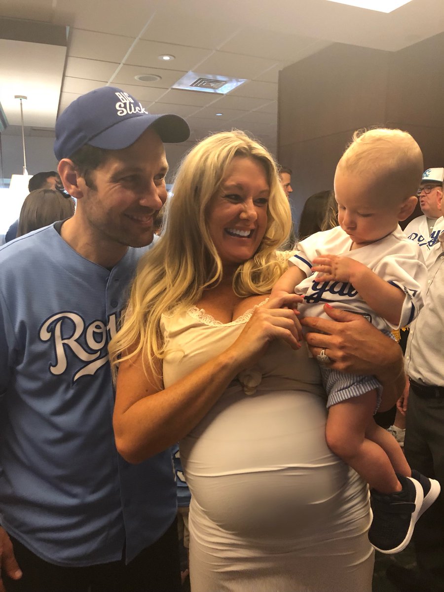 jenglassyoga's tweet photo. @BigSlickKC raising $2 mil + for Pediatric Cancer Research right here in #KansasCity 🙏.                                           👚 @ShopPinkBlush #prettyinpinkblush https://t.co/n6d3UxTyuR