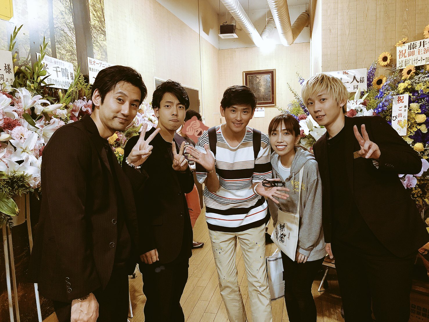 濱崎ヒロキ 2日目怒涛の3公演終えました 明日も3公演ですが気を引き締めて頑張ります 地元福岡からわざわざ来てくれたあっきーありがとう 他にも過去公園のキャストさんも来ていただいております 舞台 動き出すカーテン 桂川メンバー 賀集利樹